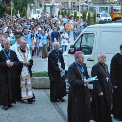 27 iulie: INTC Iaşi: Procesiunea din Piaţa Unirii către catedrala catolică