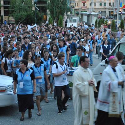 27 iulie: INTC Iaşi: Procesiunea din Piaţa Unirii către catedrala catolică