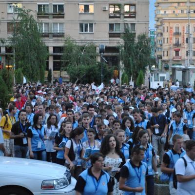 27 iulie: INTC Iaşi: Procesiunea din Piaţa Unirii către catedrala catolică