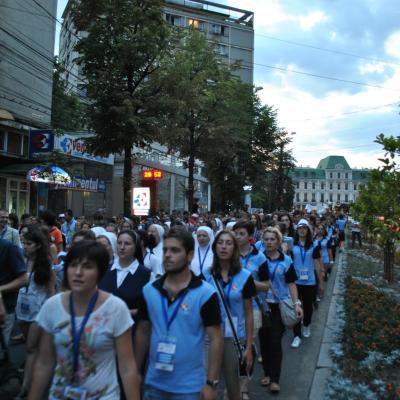 27 iulie: INTC Iaşi: Procesiunea din Piaţa Unirii către catedrala catolică