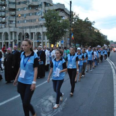 27 iulie: INTC Iaşi: Procesiunea din Piaţa Unirii către catedrala catolică