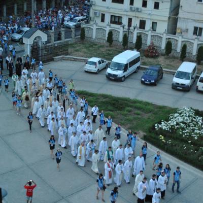 27 iulie: INTC Iaşi: Procesiunea din Piaţa Unirii către catedrala catolică