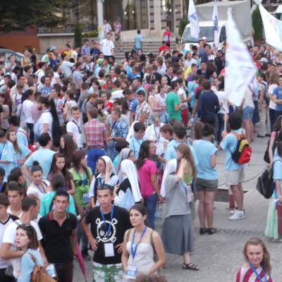 27 iulie: INTC Iaşi: Procesiunea din Piaţa Unirii către catedrala catolică