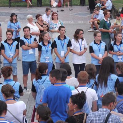 27 iulie: INTC Iaşi: Procesiunea din Piaţa Unirii către catedrala catolică