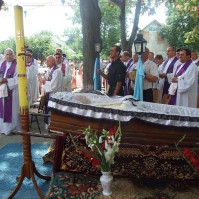 30 iulie: Iugani: Funeraliile părintelui Ioan Gabor