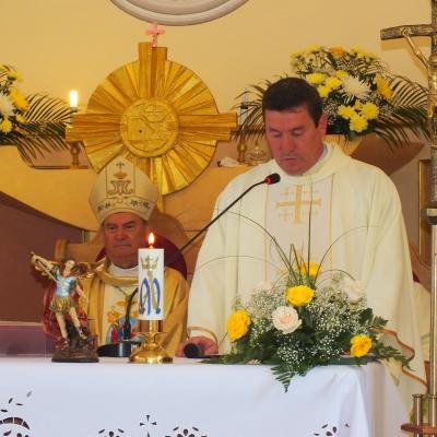4 august: Sărata: Consacrarea altarului şi sfinţirea bisericii parohiale "Sfântul Mihai"