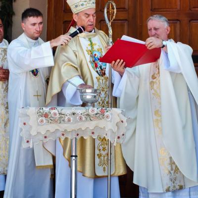 4 august: Sărata: Consacrarea altarului şi sfinţirea bisericii parohiale "Sfântul Mihai"