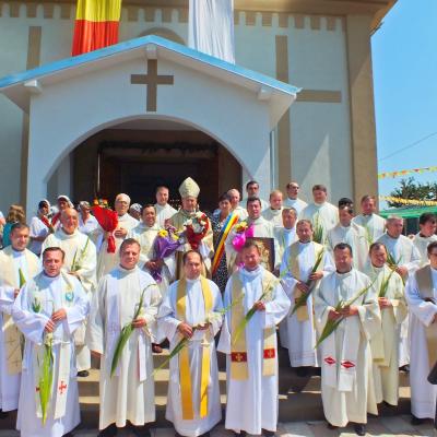 4 august: Sărata: Consacrarea altarului şi sfinţirea bisericii parohiale "Sfântul Mihai"
