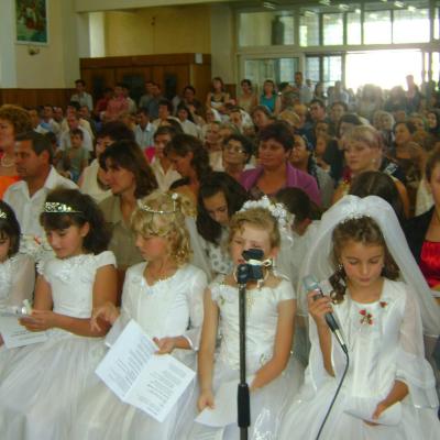 5 august: Mirceşti: Prima Sfântă Împărtăşanie