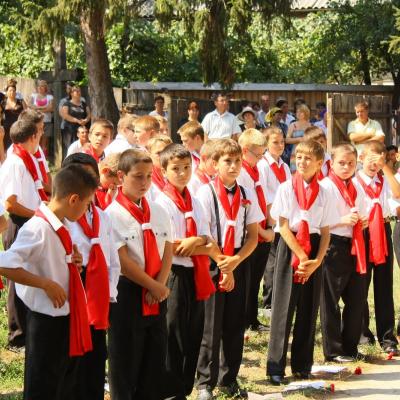 5 august: Lespezi: Administrarea Mirului