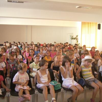 6-14 august: Huşi "Sfântul Anton": Campus pentru copii