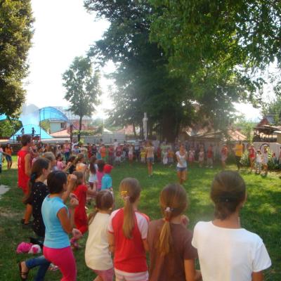 6-12 august: Baraţi: Campus despre prietenie şi bucurie