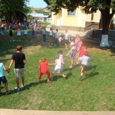 6-12 august: Baraţi: Campus despre prietenie şi bucurie