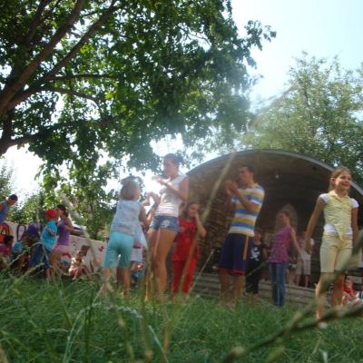 6-12 august: Baraţi: Campus despre prietenie şi bucurie