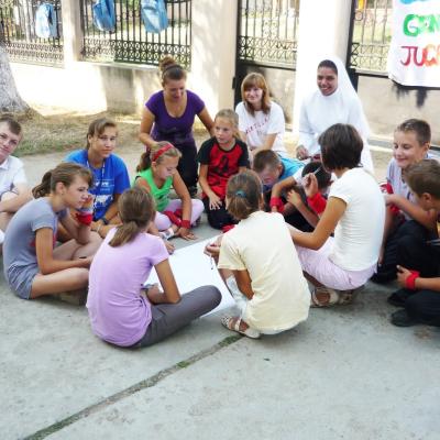 6-10 august: Oţeleni: Un nou campus pentru copii