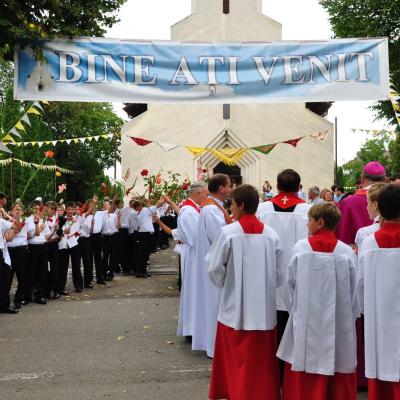 12 august: Gherăeşti: Administrarea Mirului