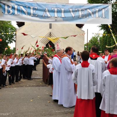 12 august: Gherăeşti: Administrarea Mirului