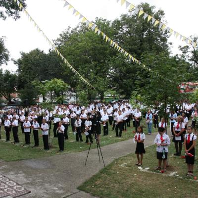 12 august: Gherăeşti: Administrarea Mirului