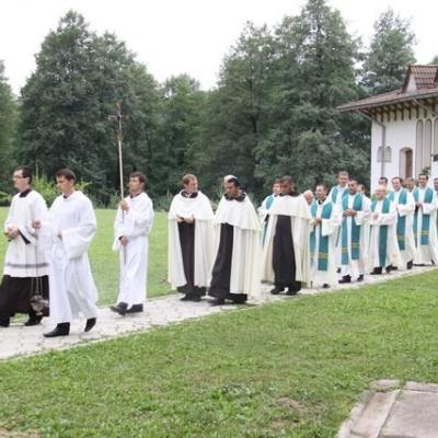 12 august: Luncani: Aniversare la Mănăstirea Carmelită