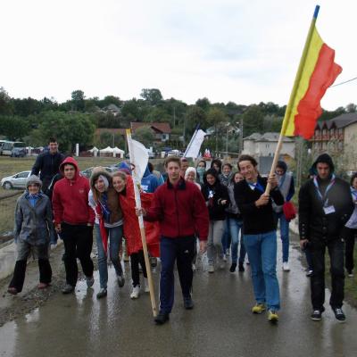 14 august: Cacica: Procesiunea tinerilor