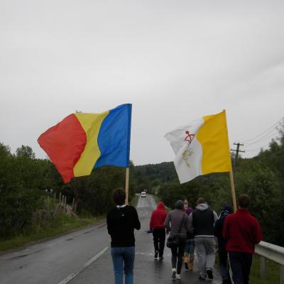 14 august: Cacica: Procesiunea tinerilor