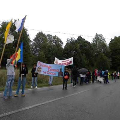 14 august: Cacica: Procesiunea tinerilor