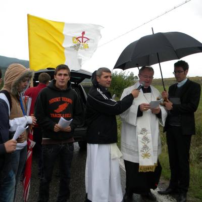14 august: Cacica: Procesiunea tinerilor