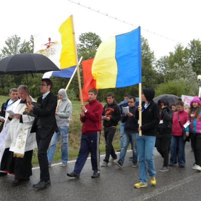 14 august: Cacica: Procesiunea tinerilor