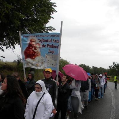 14 august: Cacica: Procesiunea tinerilor