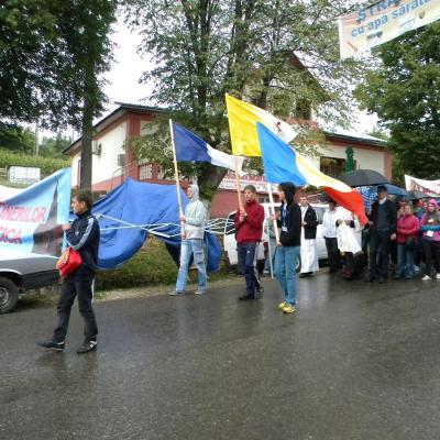 14 august: Cacica: Procesiunea tinerilor