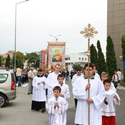 14 august: Bacău-Baraţi: Procesiune către Maica Domnului