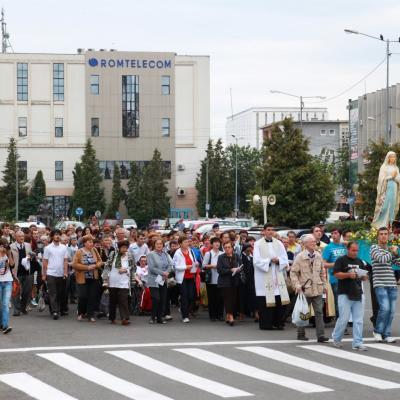 14 august: Bacău-Baraţi: Procesiune către Maica Domnului
