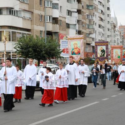 14 august: Bacău-Baraţi: Procesiune către Maica Domnului