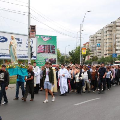 14 august: Bacău-Baraţi: Procesiune către Maica Domnului