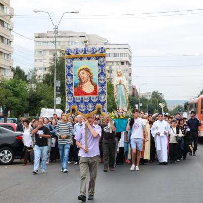 14 august: Bacău-Baraţi: Procesiune către Maica Domnului