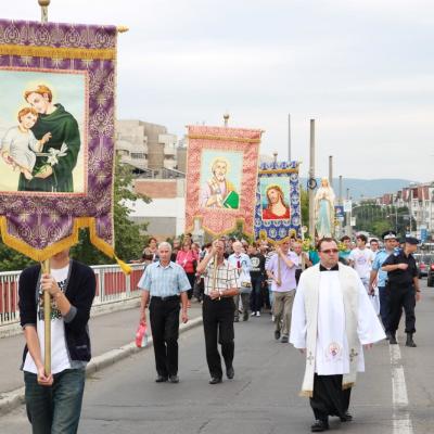 14 august: Bacău-Baraţi: Procesiune către Maica Domnului