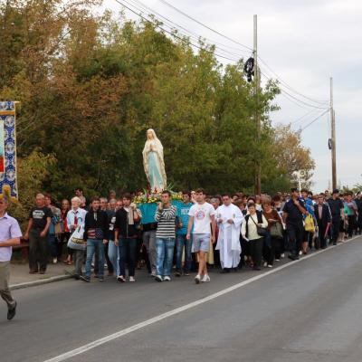 14 august: Bacău-Baraţi: Procesiune către Maica Domnului