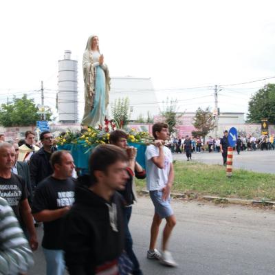 14 august: Bacău-Baraţi: Procesiune către Maica Domnului