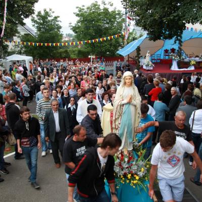 14 august: Bacău-Baraţi: Procesiune către Maica Domnului