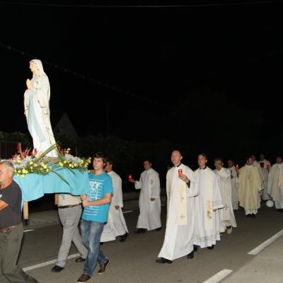 14 august: Bacău-Baraţi: Procesiune către Maica Domnului