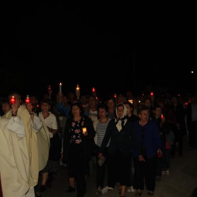 14 august: Bacău-Baraţi: Procesiune către Maica Domnului