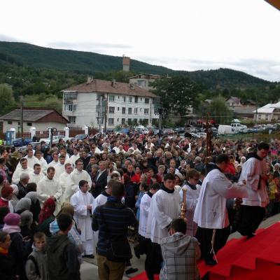 14 august: Cacica: Sfânta Liturghie pentru tineri: un gest frumos pentru Dumnezeu