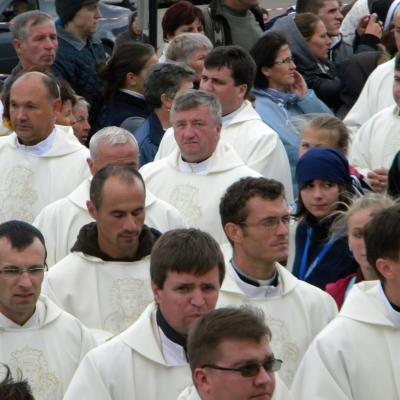 14 august: Cacica: Sfânta Liturghie pentru tineri: un gest frumos pentru Dumnezeu