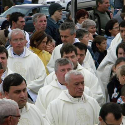 14 august: Cacica: Sfânta Liturghie pentru tineri: un gest frumos pentru Dumnezeu