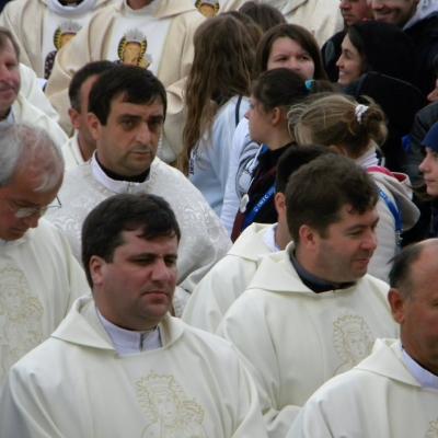 14 august: Cacica: Sfânta Liturghie pentru tineri: un gest frumos pentru Dumnezeu