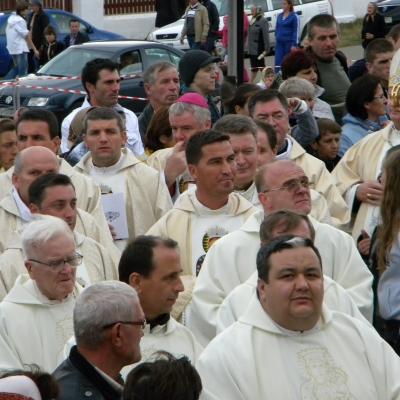 14 august: Cacica: Sfânta Liturghie pentru tineri: un gest frumos pentru Dumnezeu