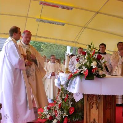 14 august: Cacica: Sfânta Liturghie pentru tineri: un gest frumos pentru Dumnezeu