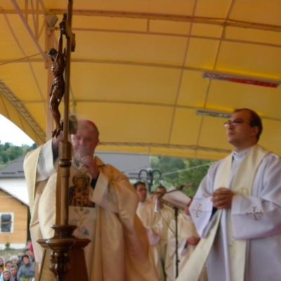 14 august: Cacica: Sfânta Liturghie pentru tineri: un gest frumos pentru Dumnezeu