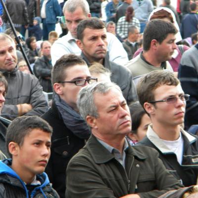 14 august: Cacica: Sfânta Liturghie pentru tineri: un gest frumos pentru Dumnezeu
