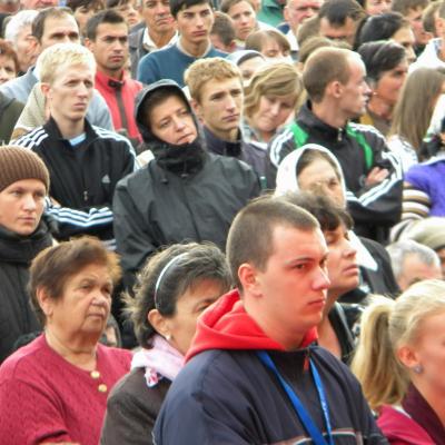 14 august: Cacica: Sfânta Liturghie pentru tineri: un gest frumos pentru Dumnezeu